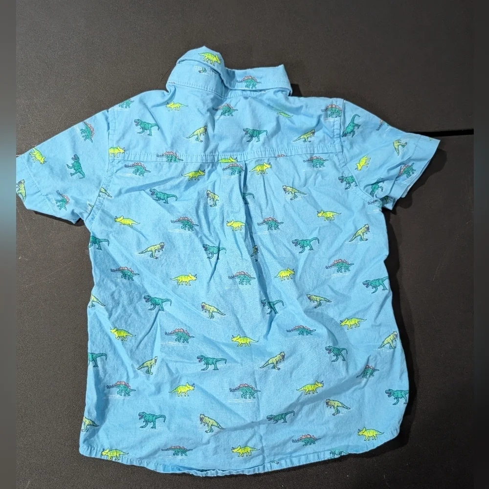 The Children's Place Blue with Dinosaur Print Button Down Shirt in Size 3T